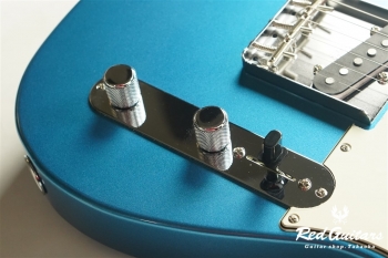 MADE IN JAPAN TRADITIONAL 60S TELECASTER - Lake Placid Blue